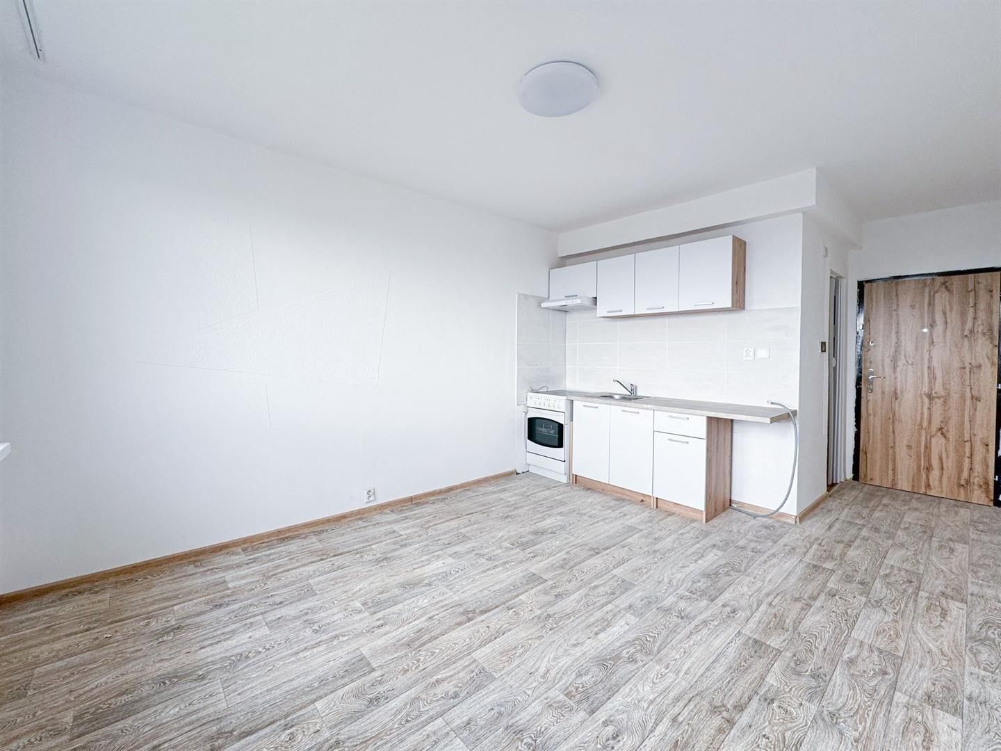 1+1, Generála Svobody , Jirkov, 33 m² - 1