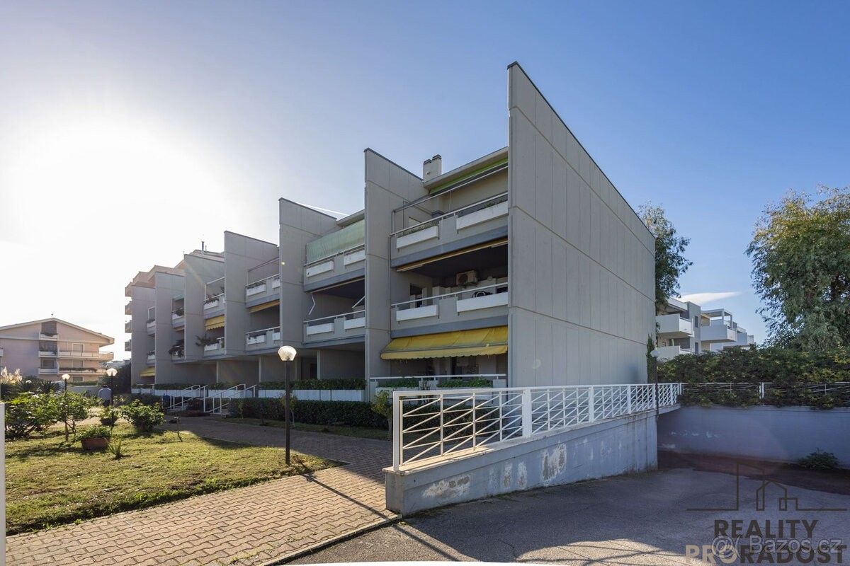 Prodej byt - 987 66, Zahraničí