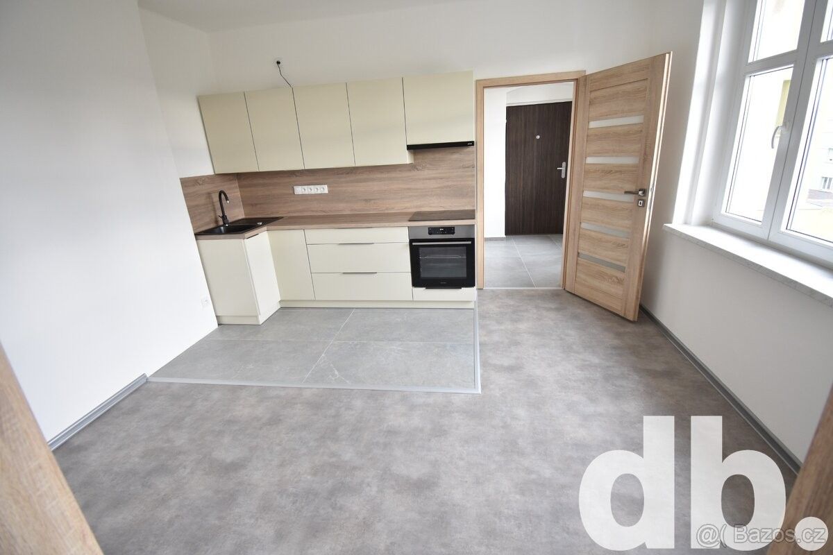 Pronájem byt - Karlovy Vary, 360 05