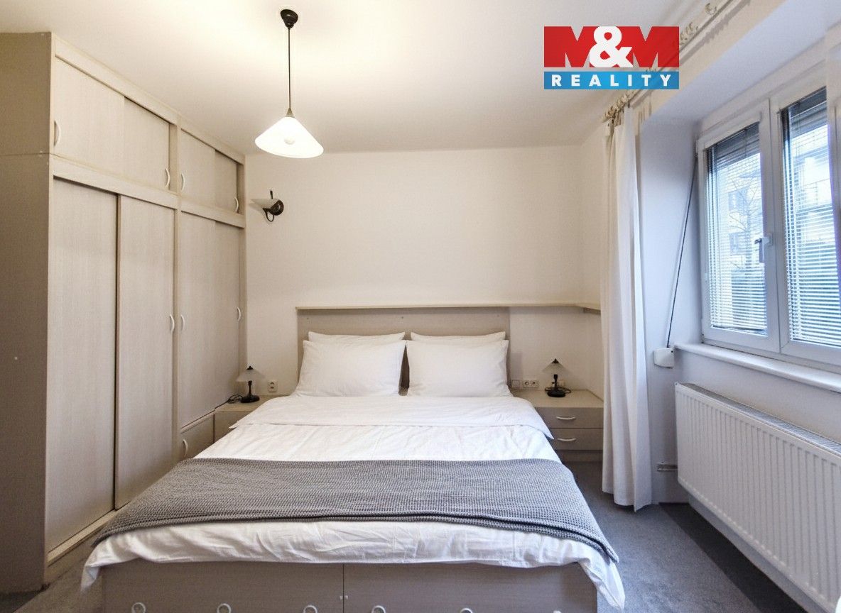 2+kk, Ve struhách, Praha, 50 m²