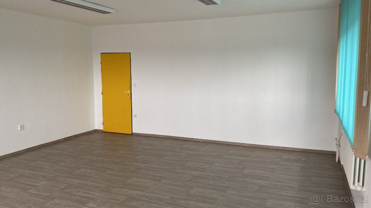 Pronájem kancelář - Valašské Klobouky, 766 01