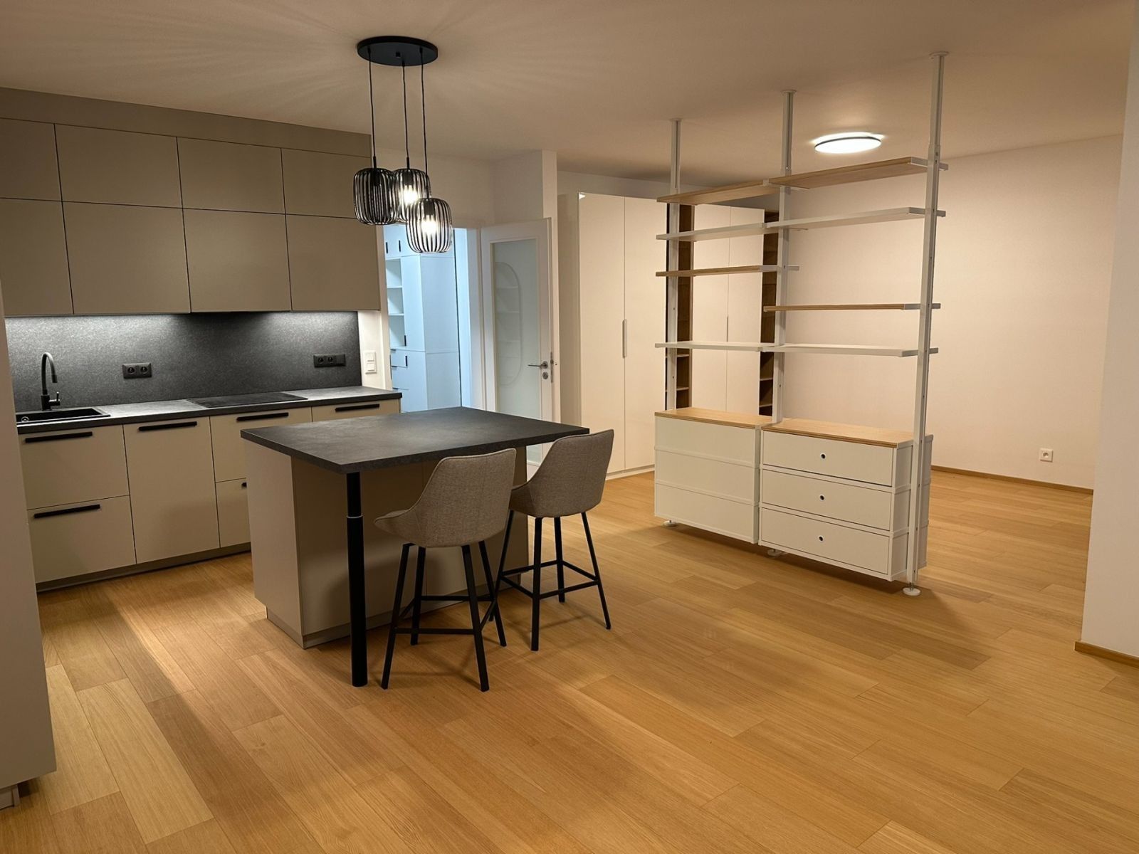 2+kk, Za Pískovnou, Praha - Dolní Chabry, 53 m² - 2