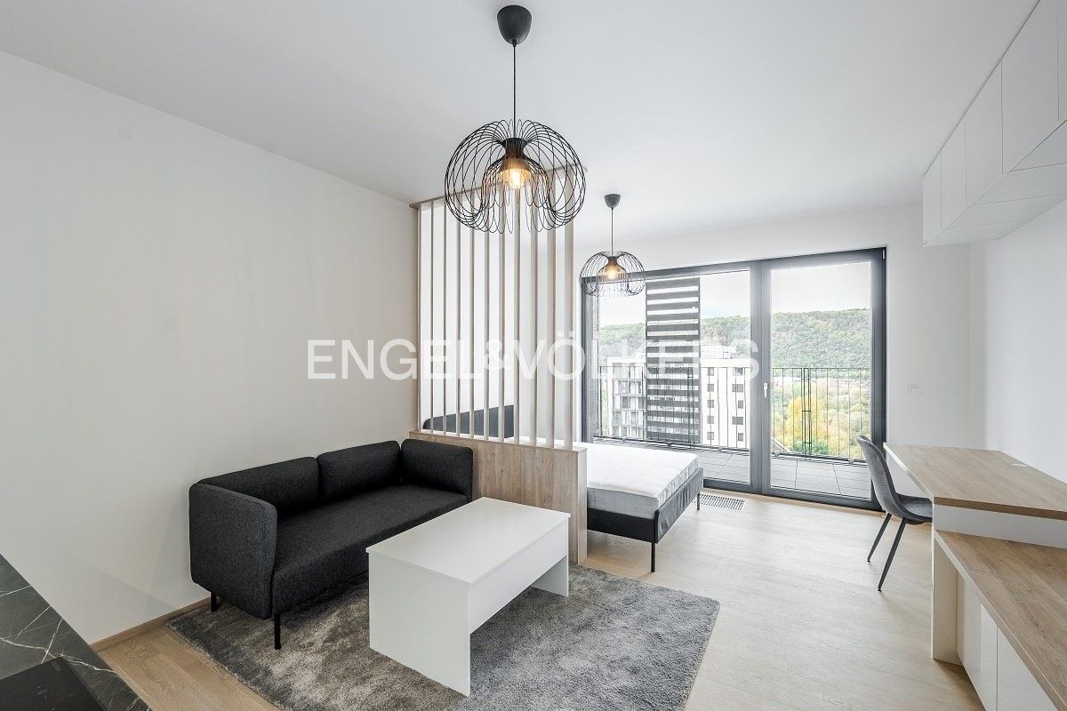 1+kk, Mezi vodami 2390, Praha, 32 m²