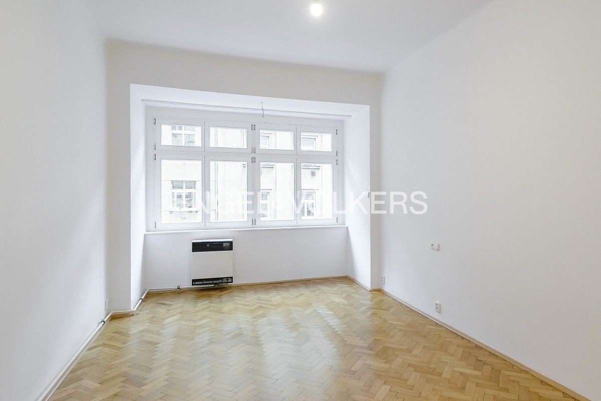 Pronájem byt 1+kk - Slovinská, Praha, 31 m²