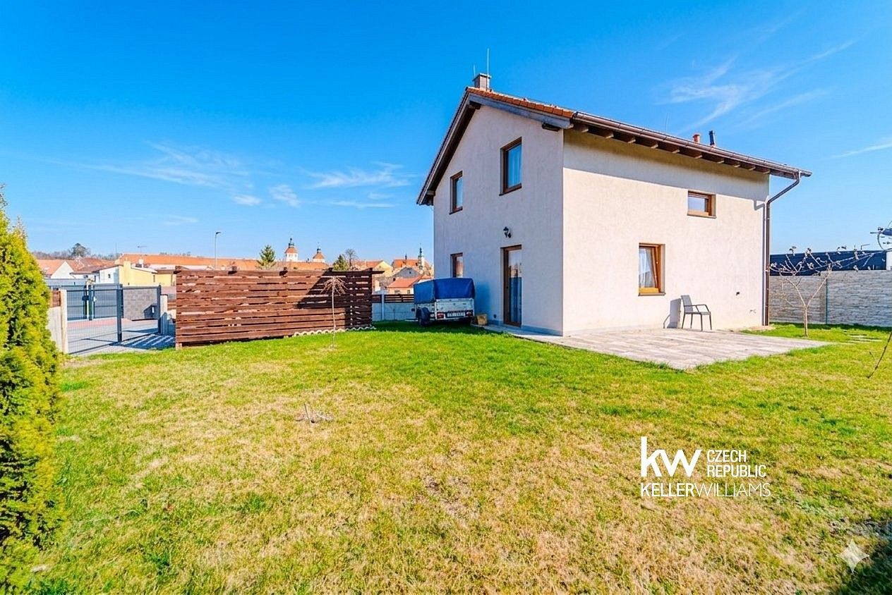 Rodinné domy, Za Školou, Smečno, okres Kladno, 94 m² - 1