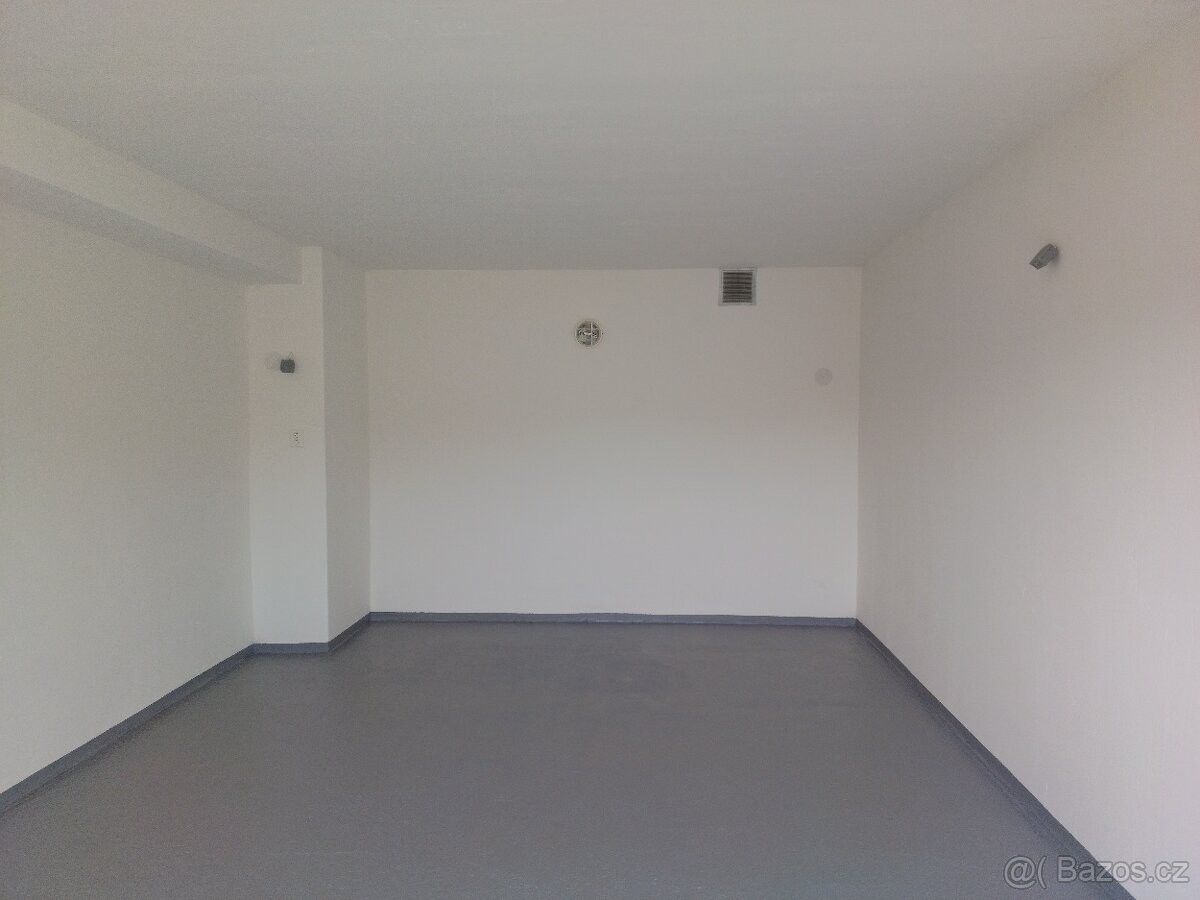 Prodej garáž - Ostrava, 708 00, 26 m²