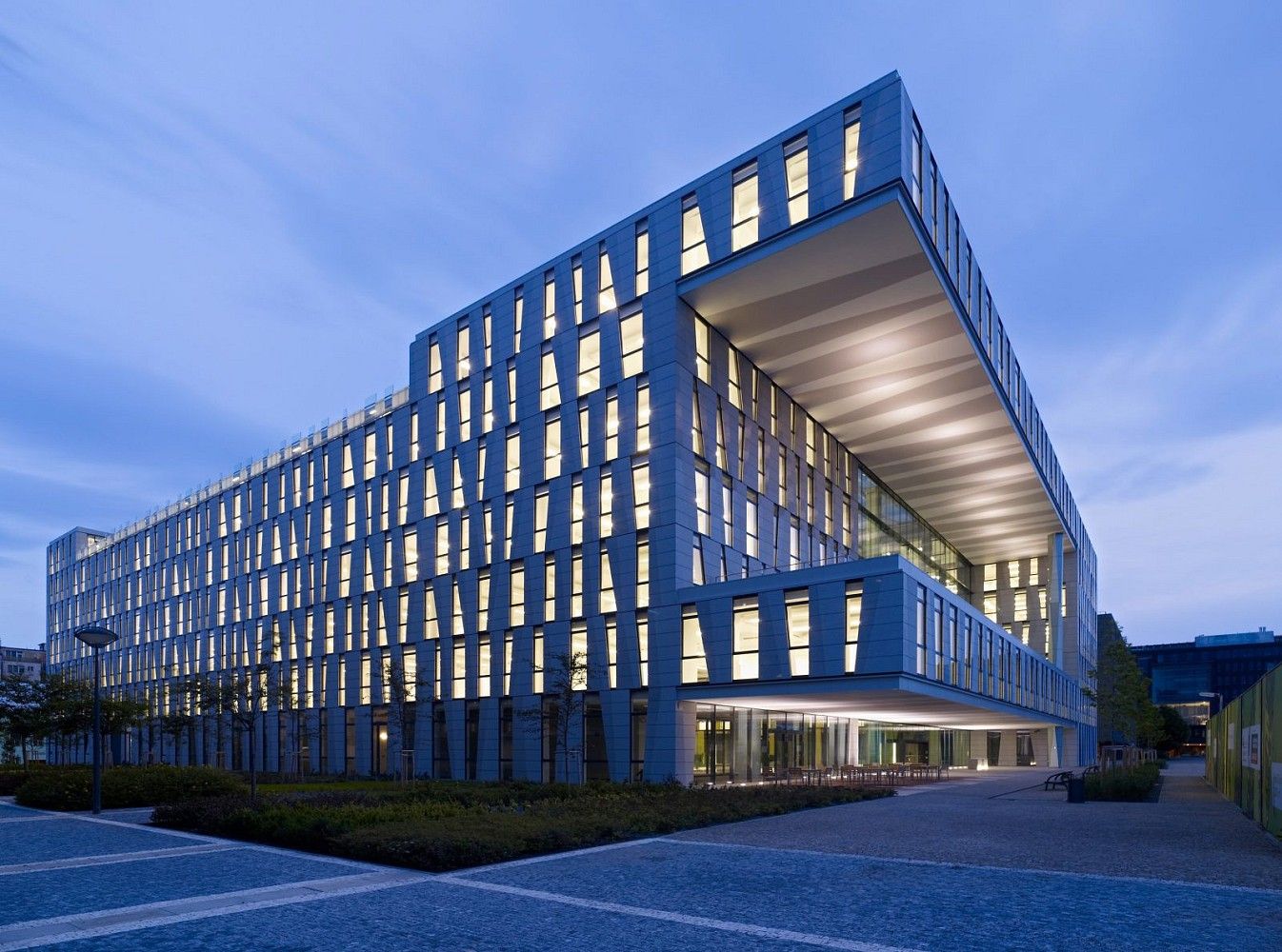 Kancelář, 1 200 m²