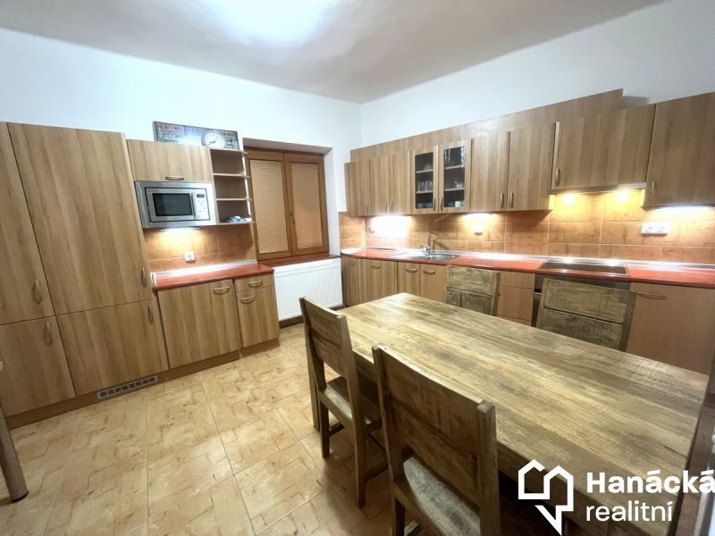 Pronájem byt 3+1 - Dolní náměstí, Olomouc, 94 m²