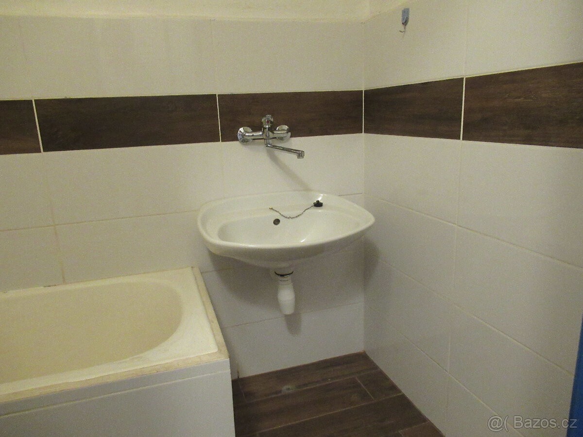 Prodej byt - Šumvald u Uničova, 783 85 - 2