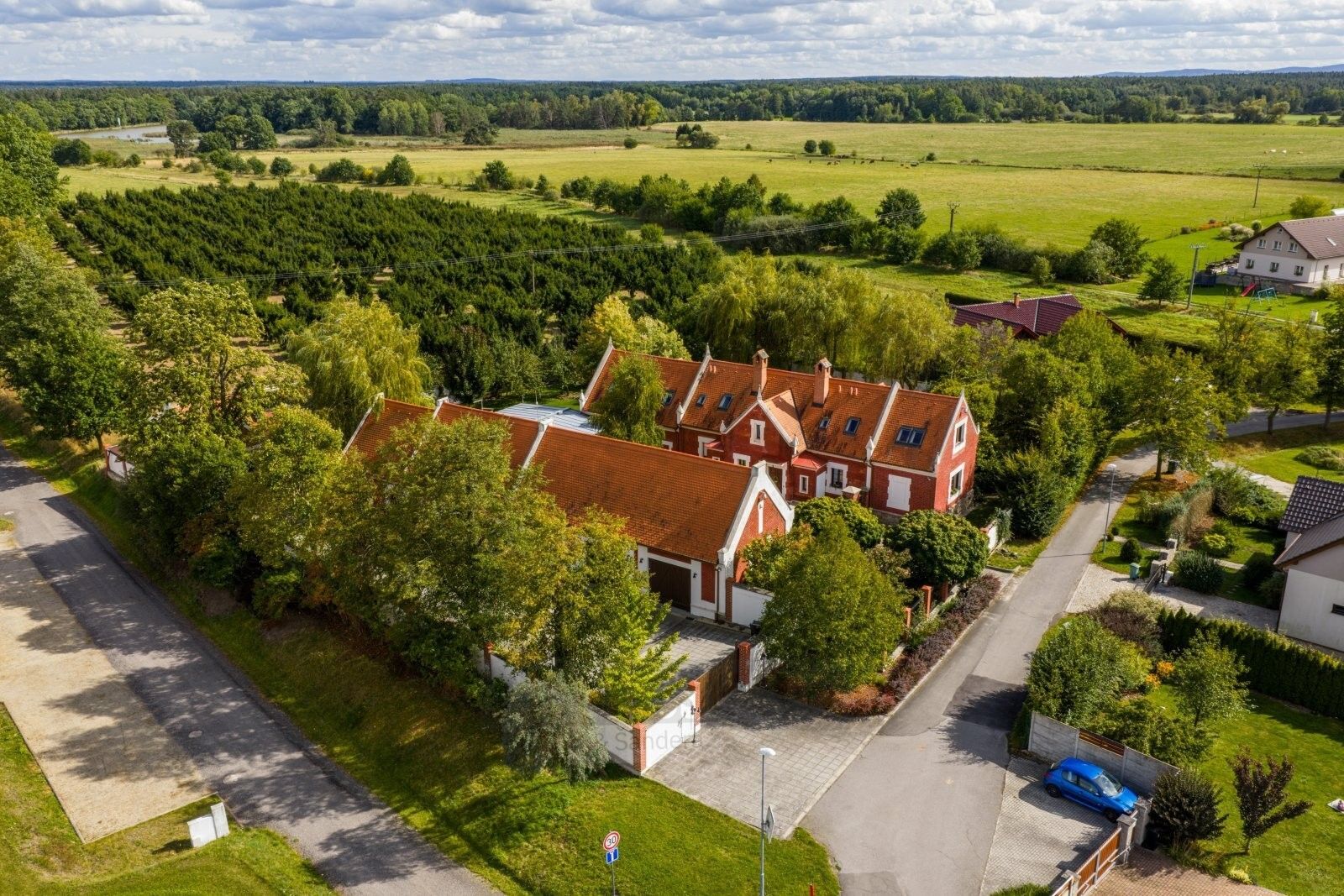 Památky, Domanín, 717 m²