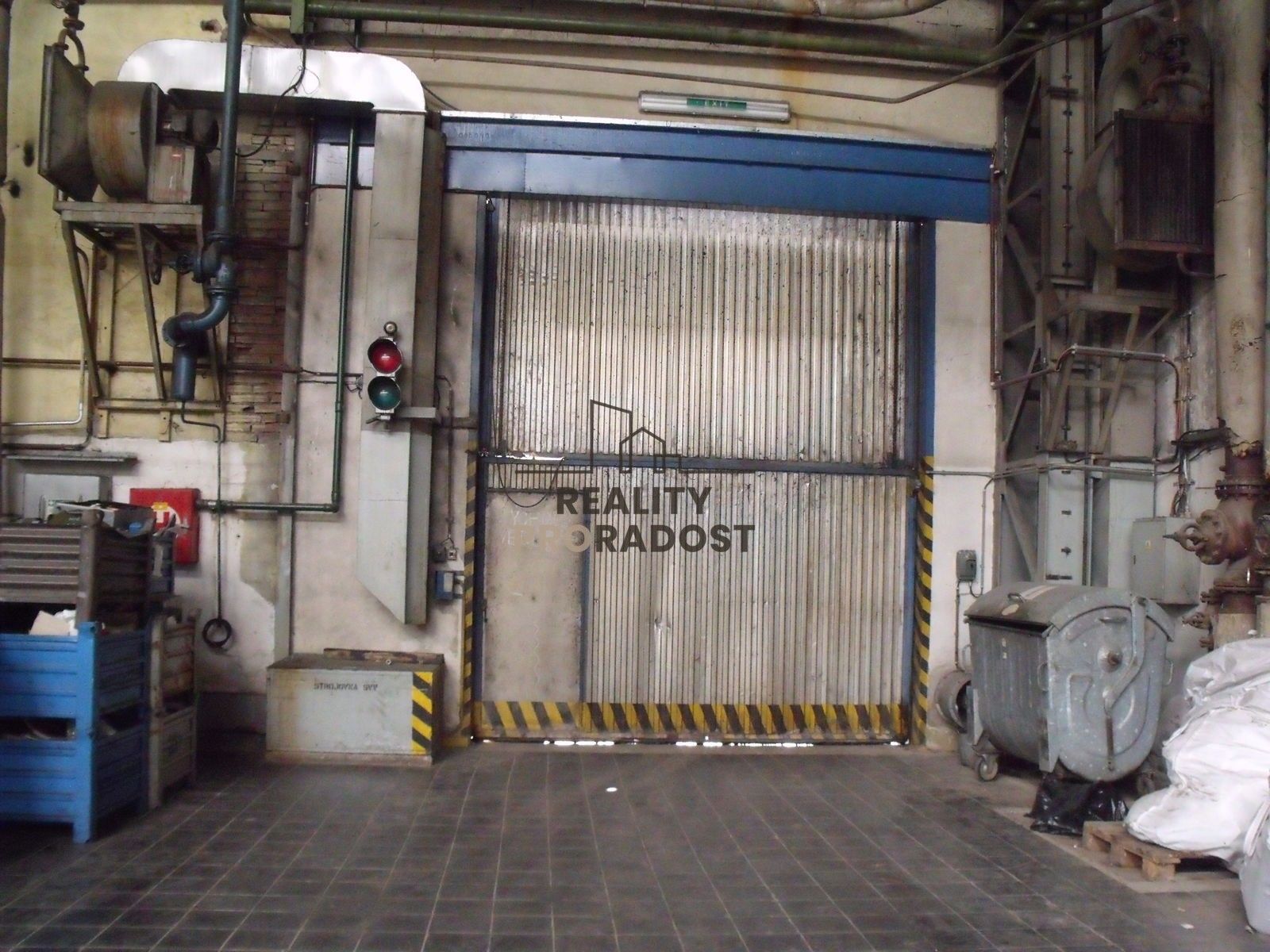 Sklad · 2 000 m² · Adamov - 4