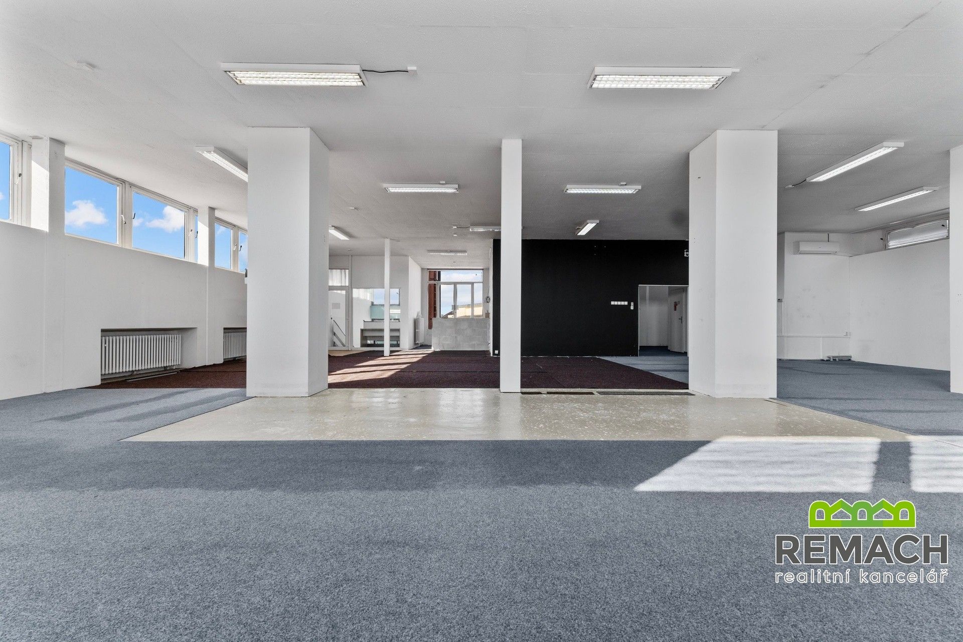 Pronájem obchodní prostory - Pekařská, Kunovice, 217 m²