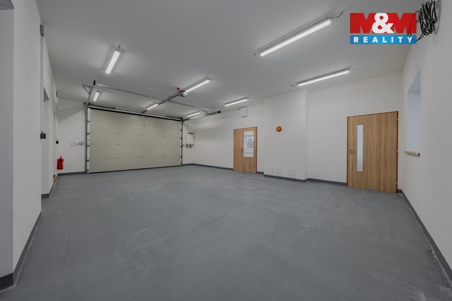 Pronájem sklad - U Traktorky, Zubří, 256 m²