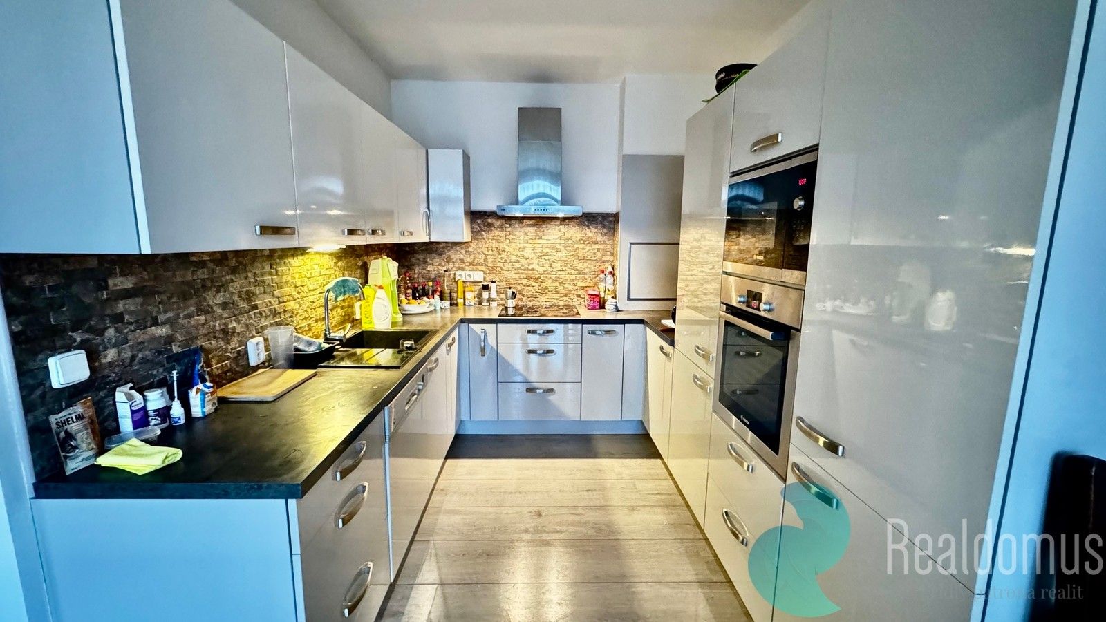 Pronájem byt 2+kk - tř. 5. května, Včelná, 80 m²