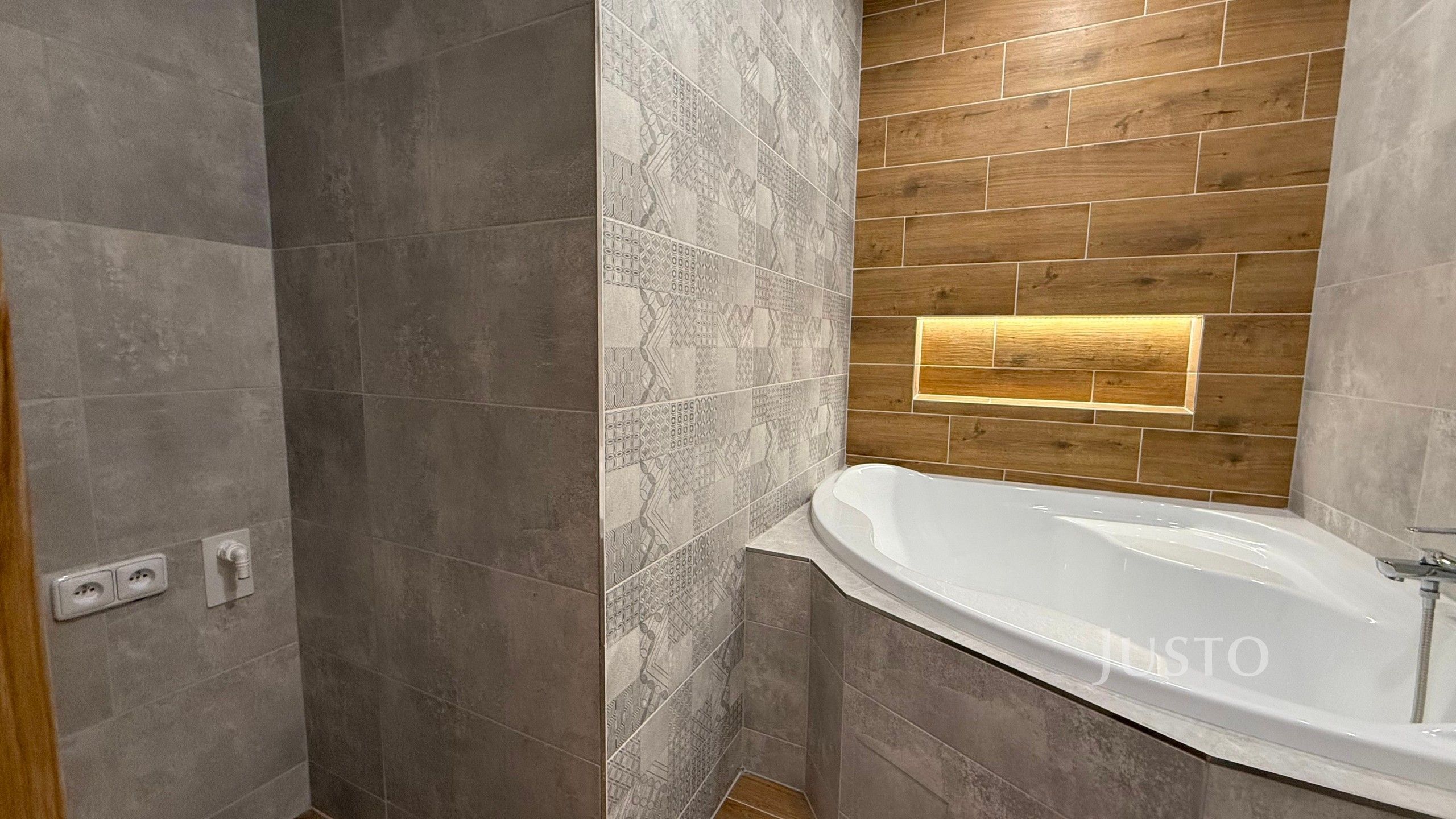 Pronájem byt 3+1 - Karla Čapka, Teplice, 82 m² - 5