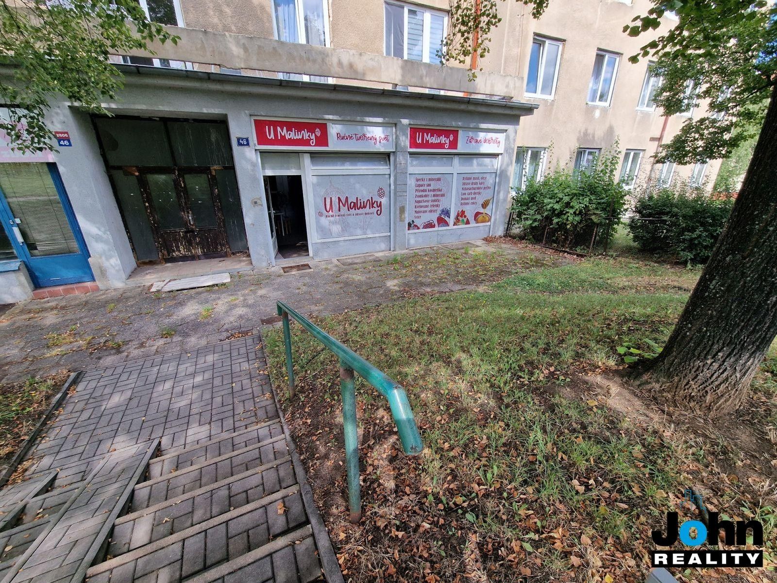 Pronájem obchodní prostory - Slovenského národního povstání, Most, 65 m²