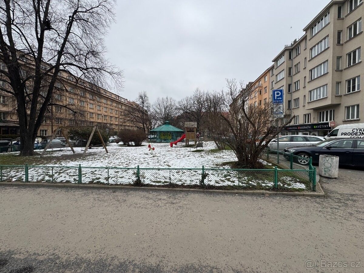 Pronájem byt - Praha, 160 00