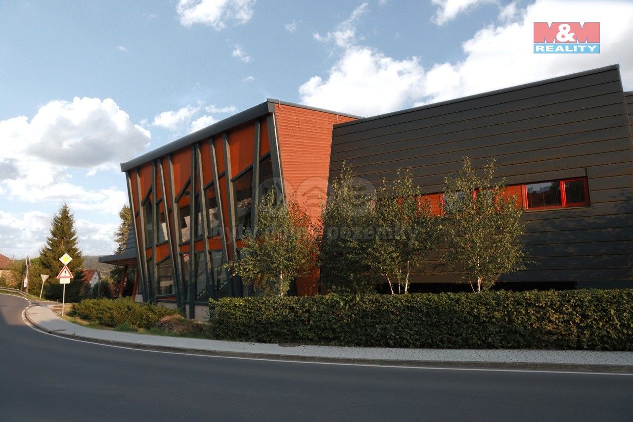 Pronájem obchodní prostory - Okrouhlo, 1 076 m²