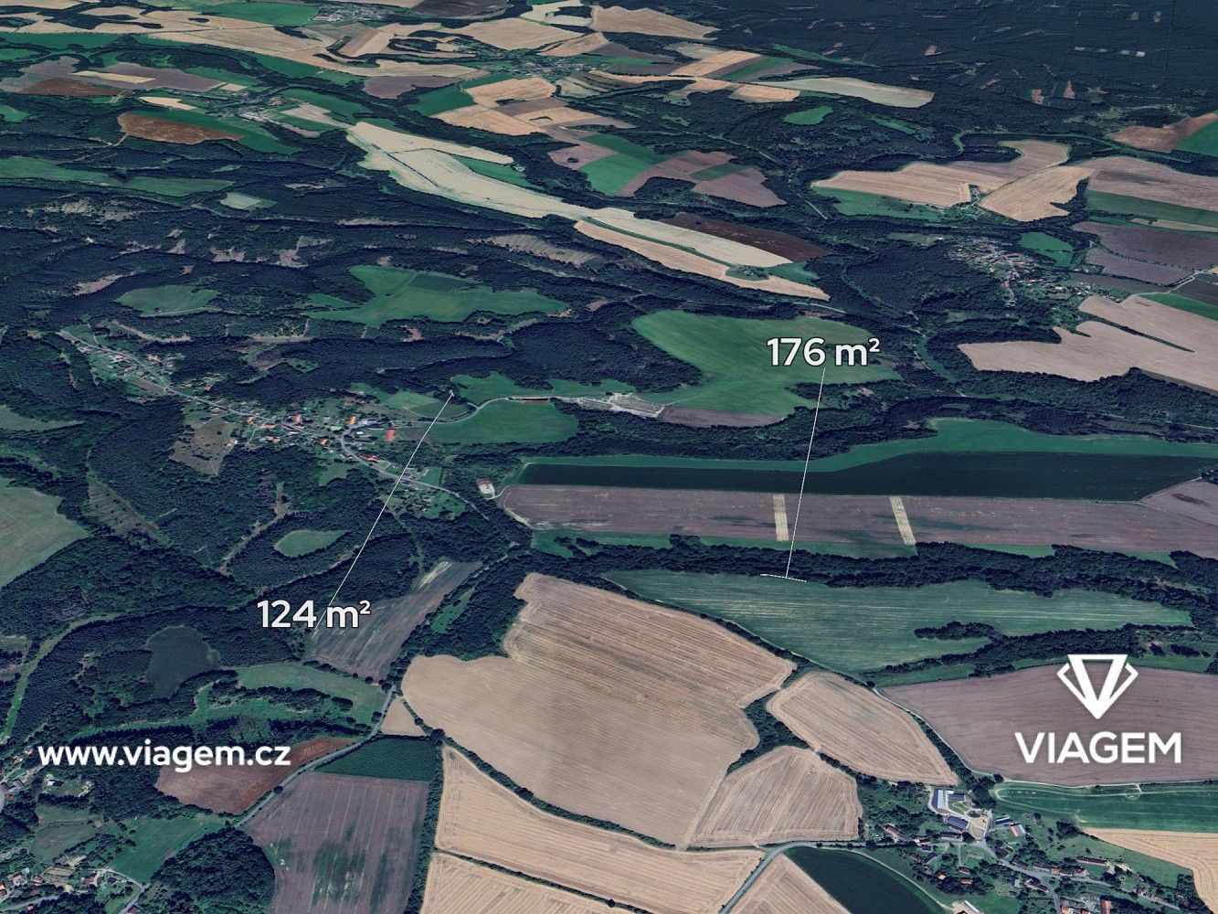 Les, 300 m²