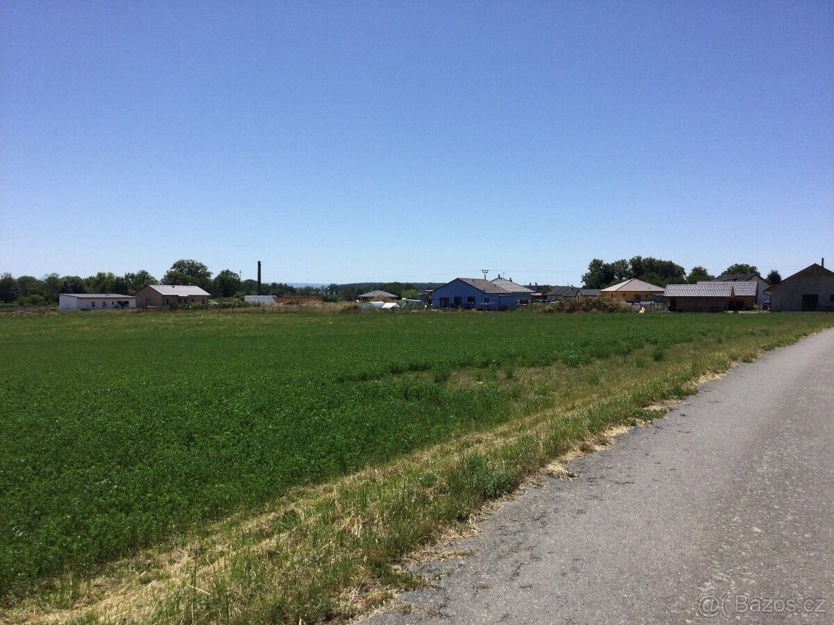 Prodej pozemek pro bydlení - Uhersko, 533 73