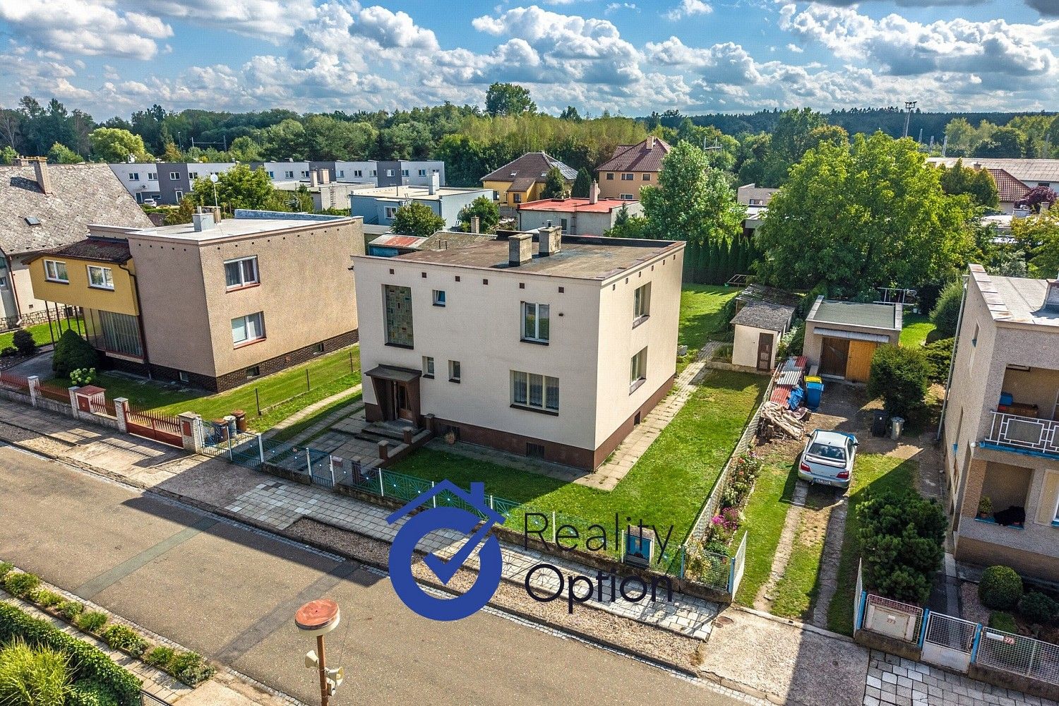 Rodinné domy, Karla Čapka, Řečany nad Labem, okres Pardubice, 180 m² - 1