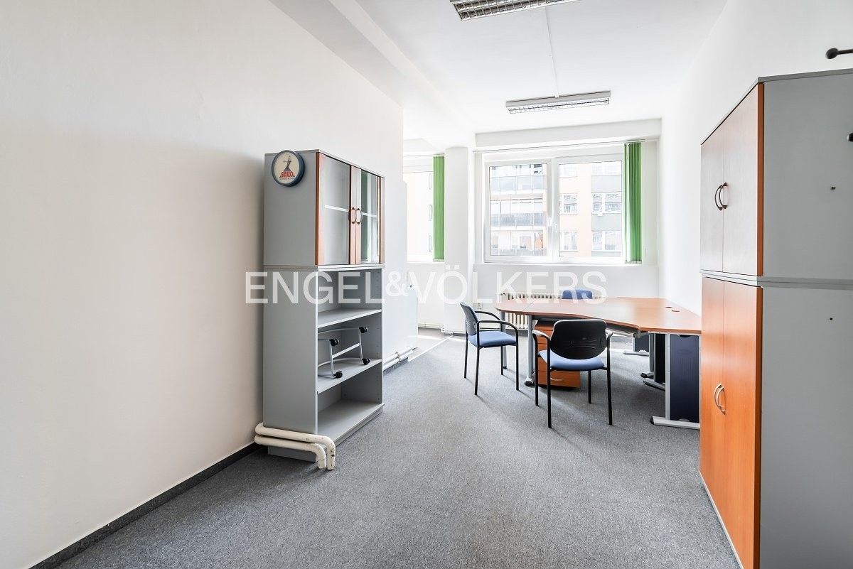 Pronájem kancelář - Hartigova, Praha, 32 m²