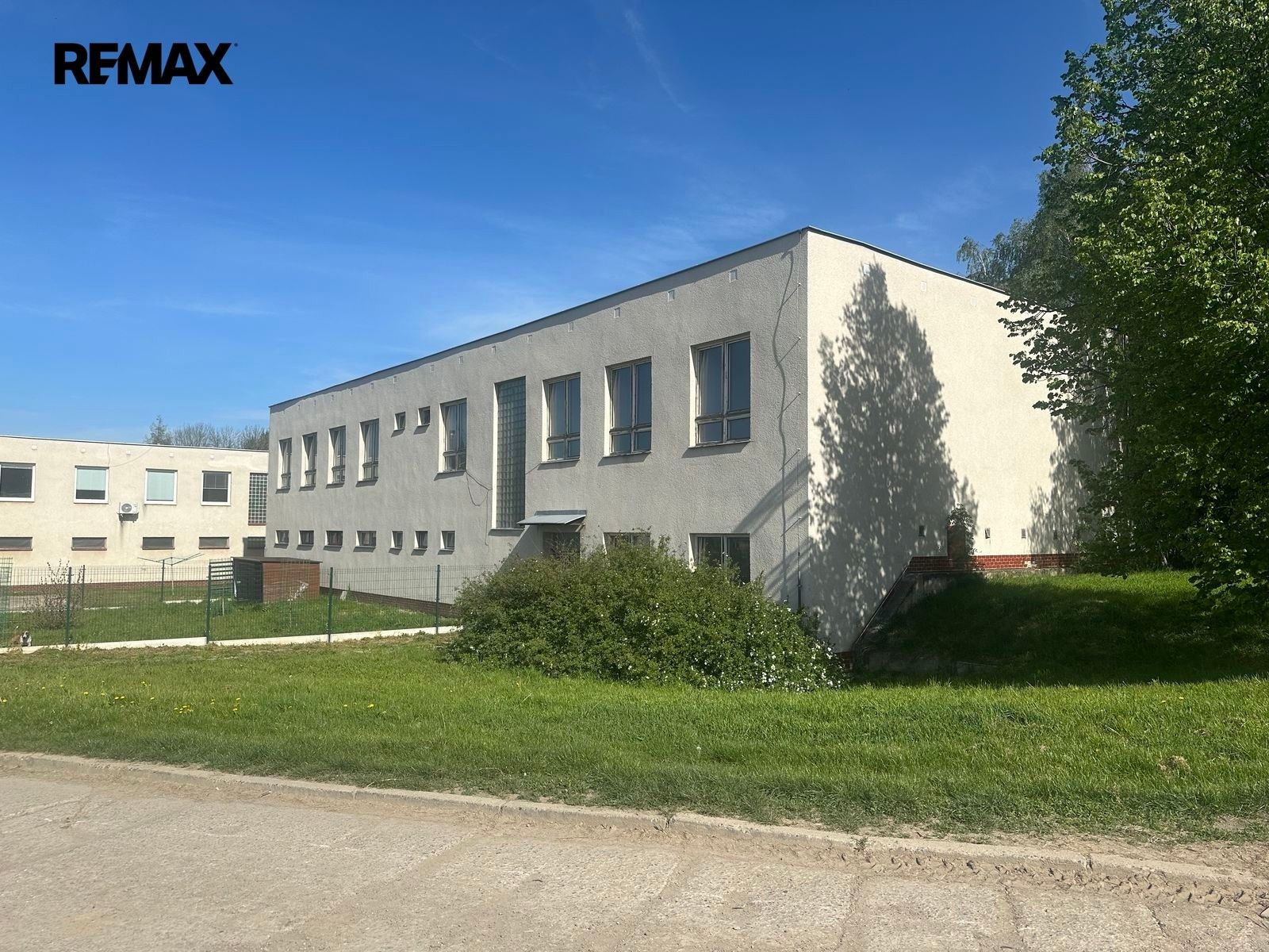 Sklady, Brankovice, 325 m² - 1
