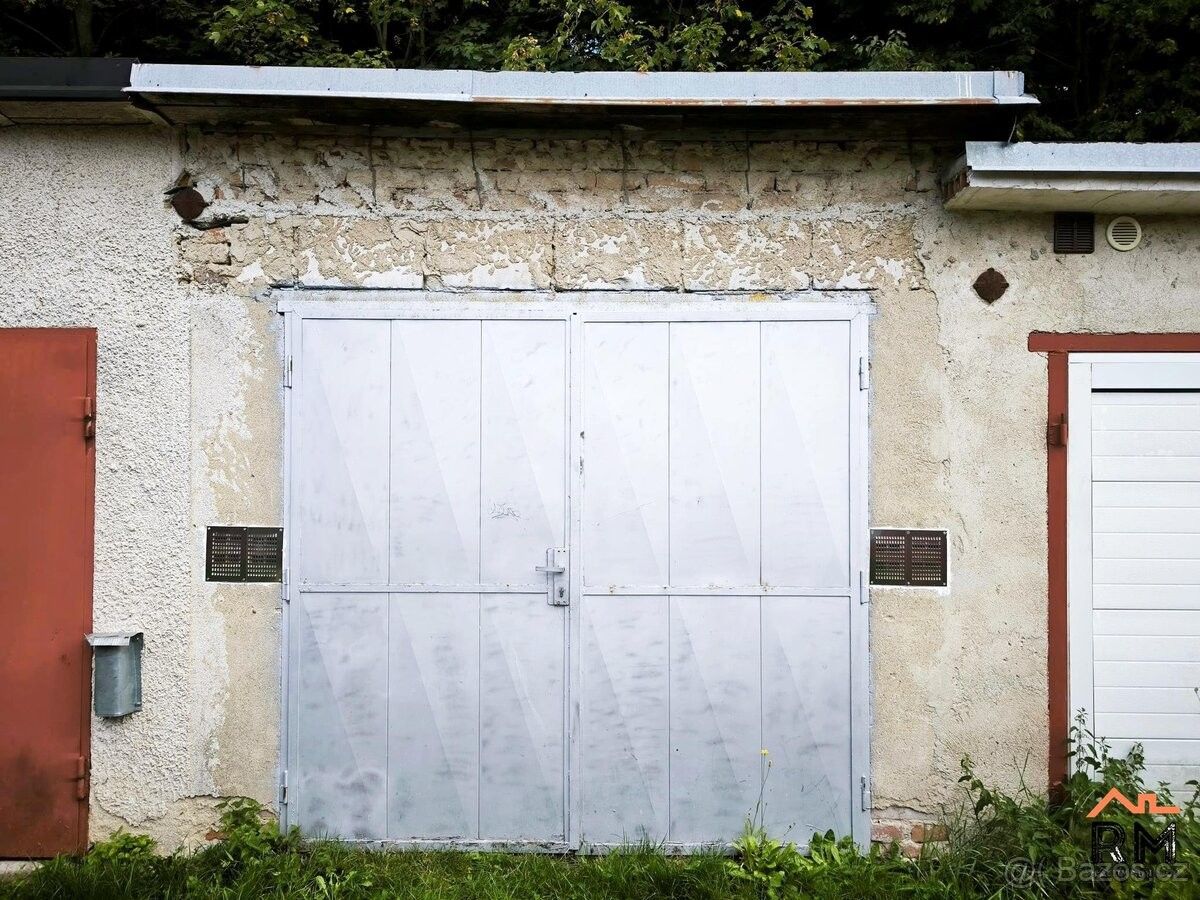 Garáže, Polná, 588 13