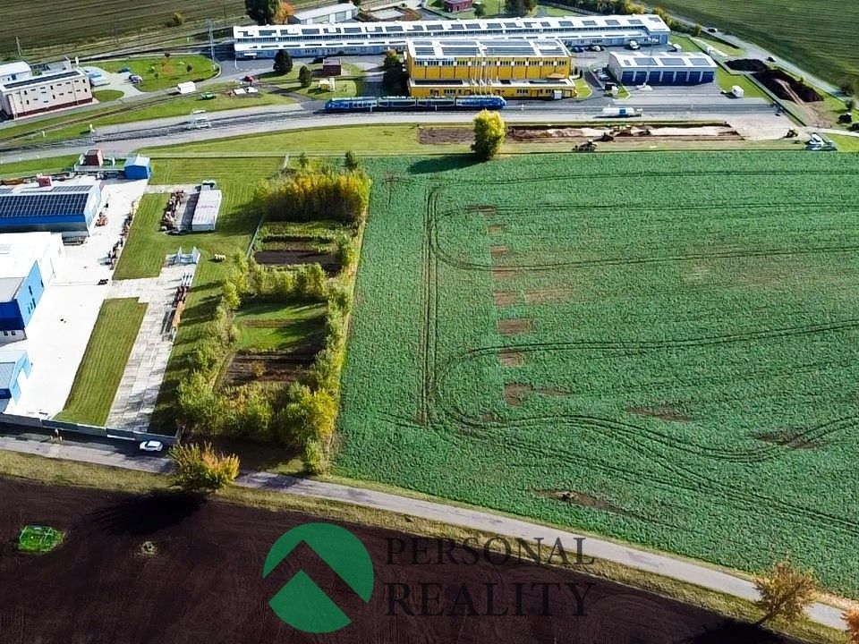 Prodej komerční pozemek - Cerhenice