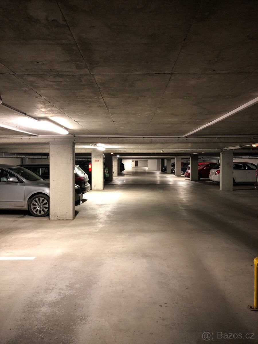 Garáže, Jinočany, 252 25