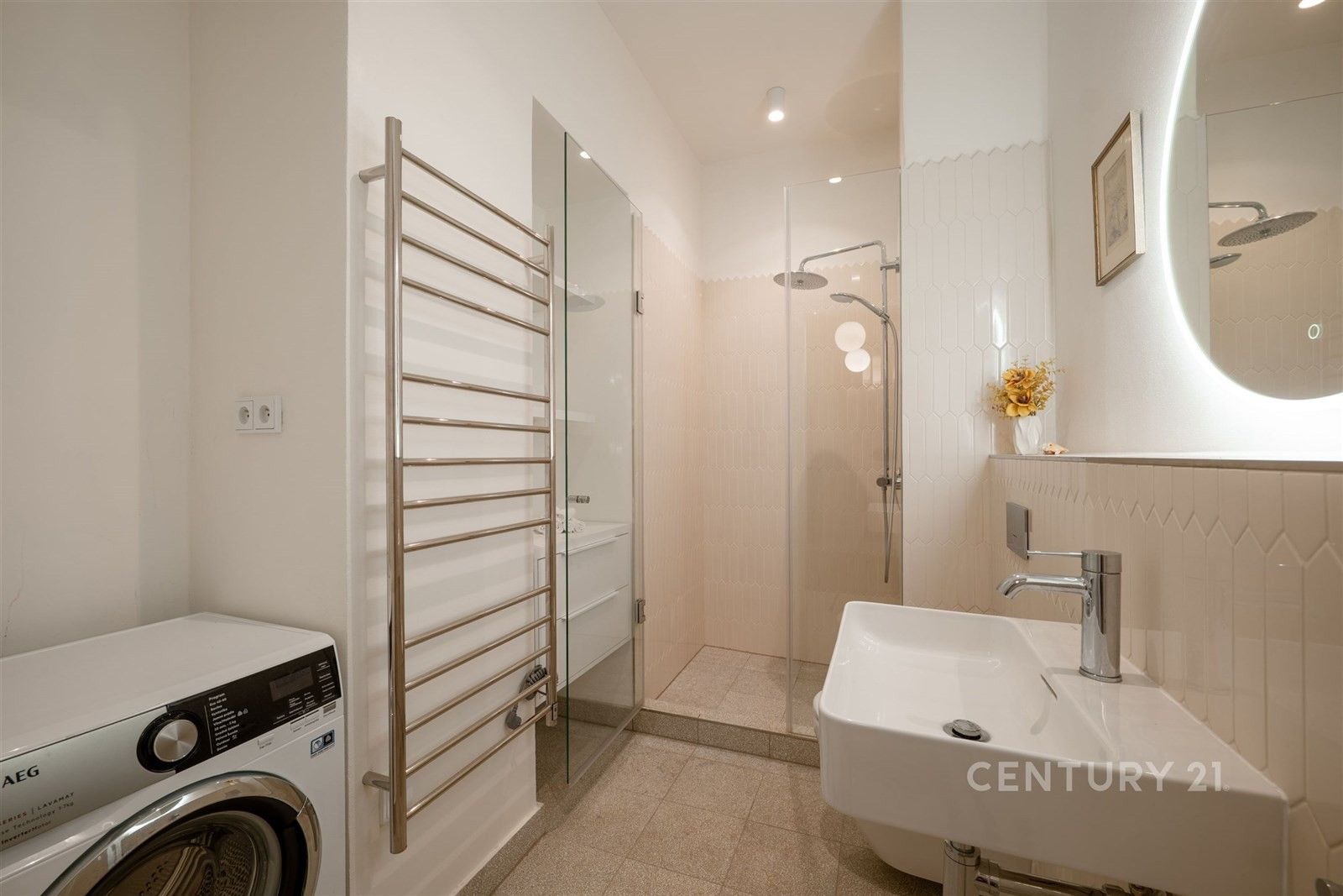 Byt 2+kk · 58 m² · Jaromírova 487, Praha Nusle - 3