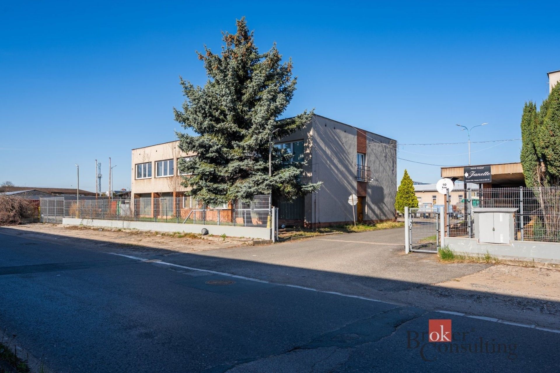 Výrobní prostory, Výrobní, Hradec Králové, 1 059 m² - 2