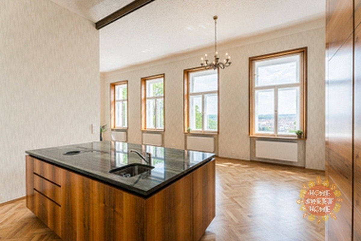 3+kk, Jana Masaryka 73, Praha Vinohrady, 132 m² - 1