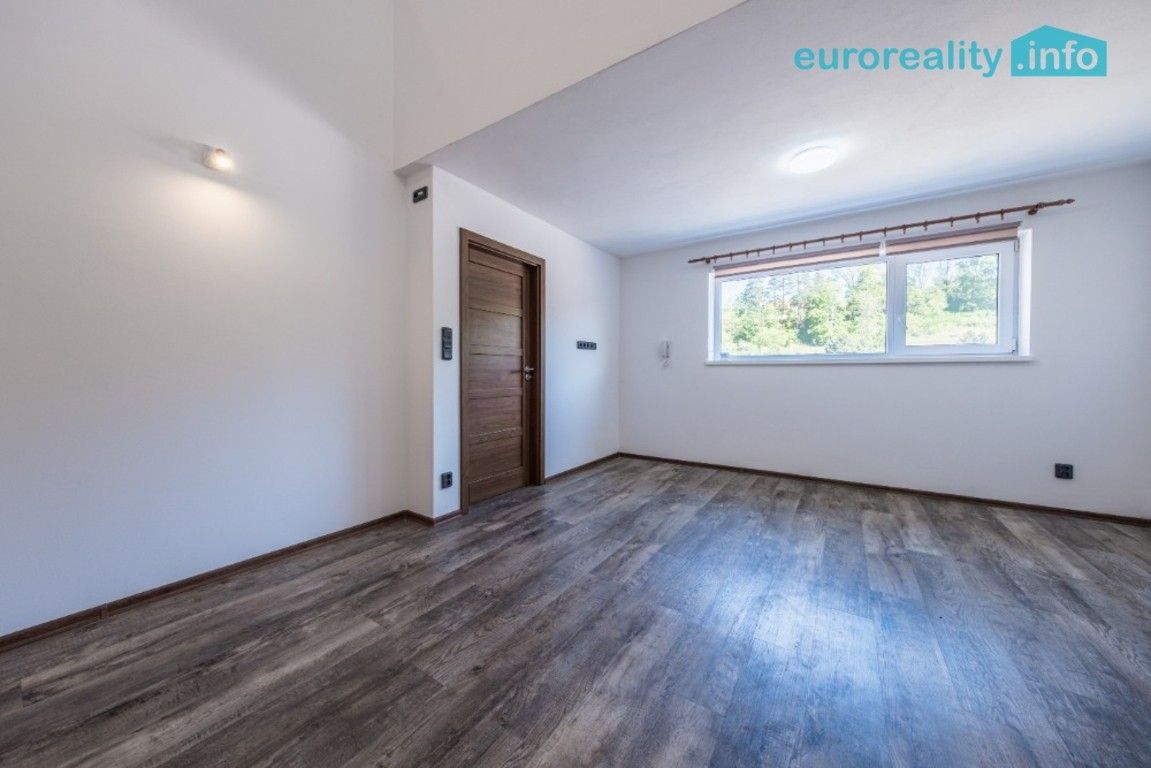 Pronájem byt 3+kk - Mladoboleslavská, Bělá pod Bezdězem, 84 m²