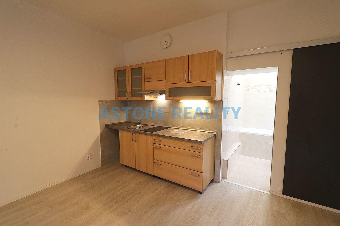 1+kk, Na Jezerce , Praha, 39 m²