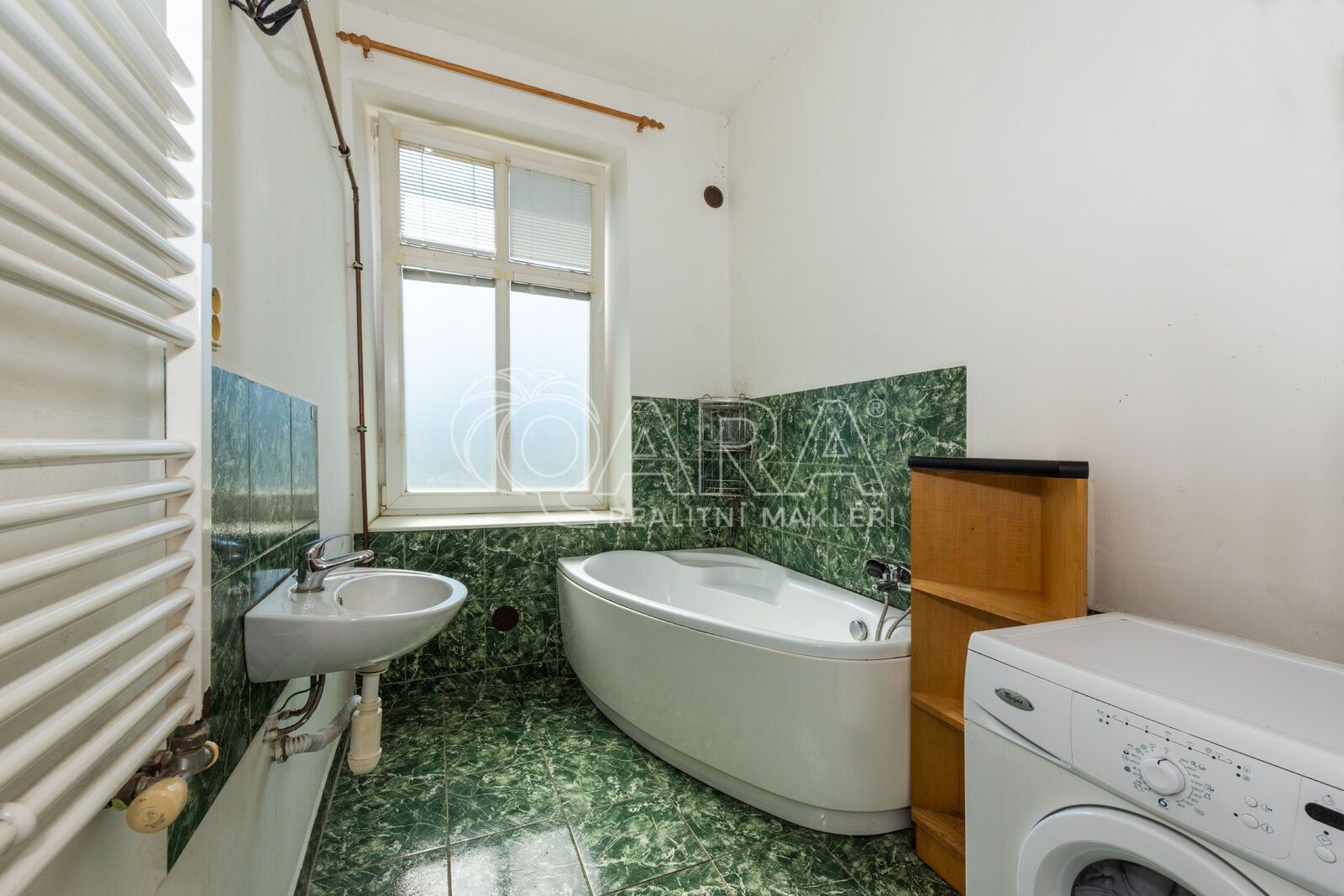 Prodej byt 2+1 - K. Čapka, Hostinné, 52 m²