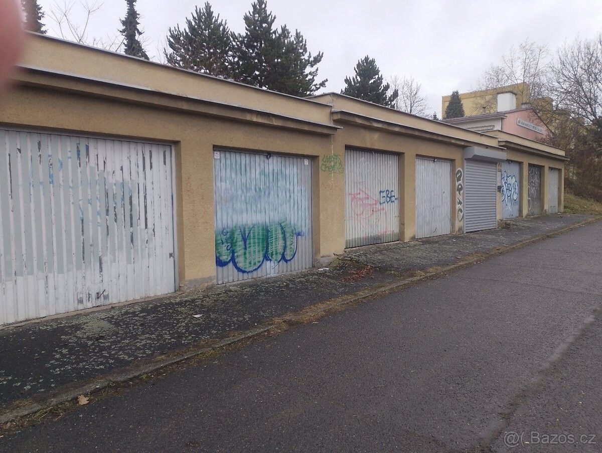 Garáže, Praha, 100 00