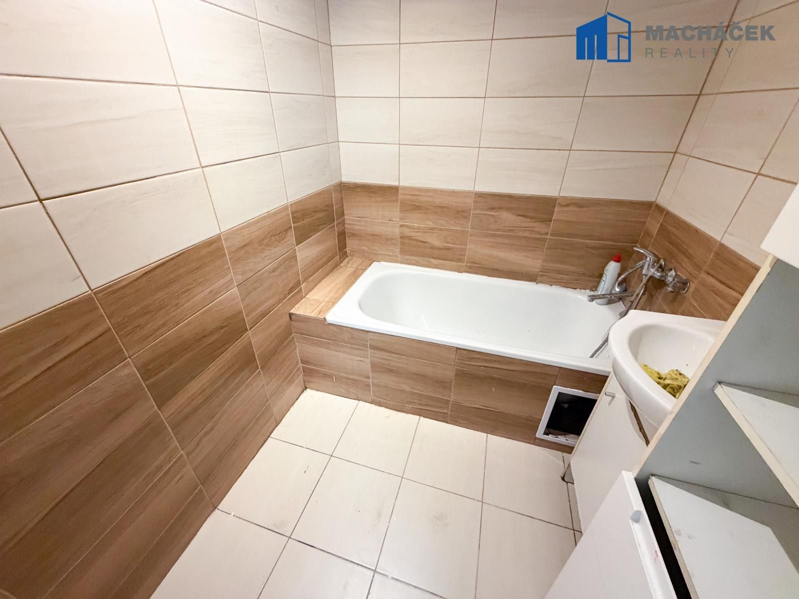 Byt 3+1 · 72 m² · Dukelských hrdinů, Krupka Maršov - 3