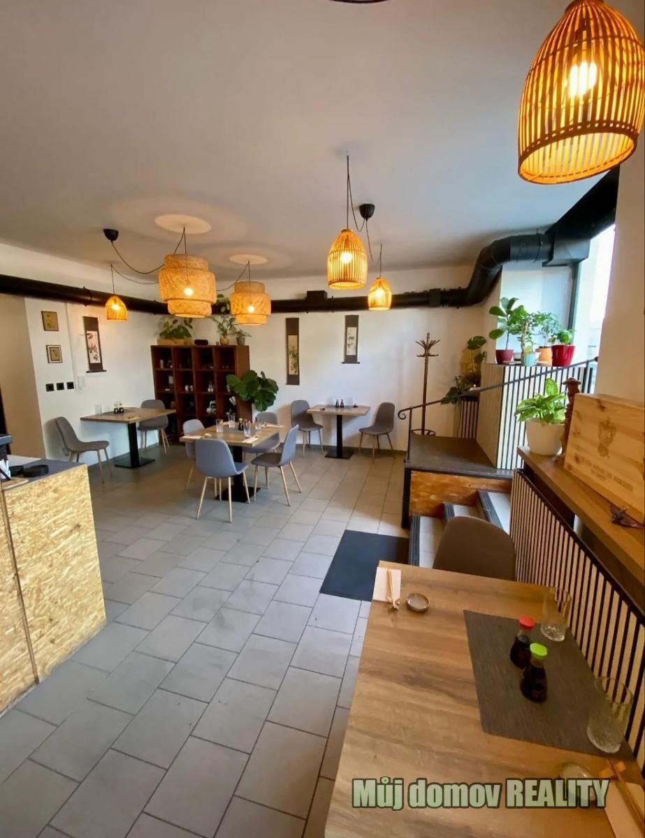 Restaurace, Rašínovo nábřeží, Praha, 86 m² - 1
