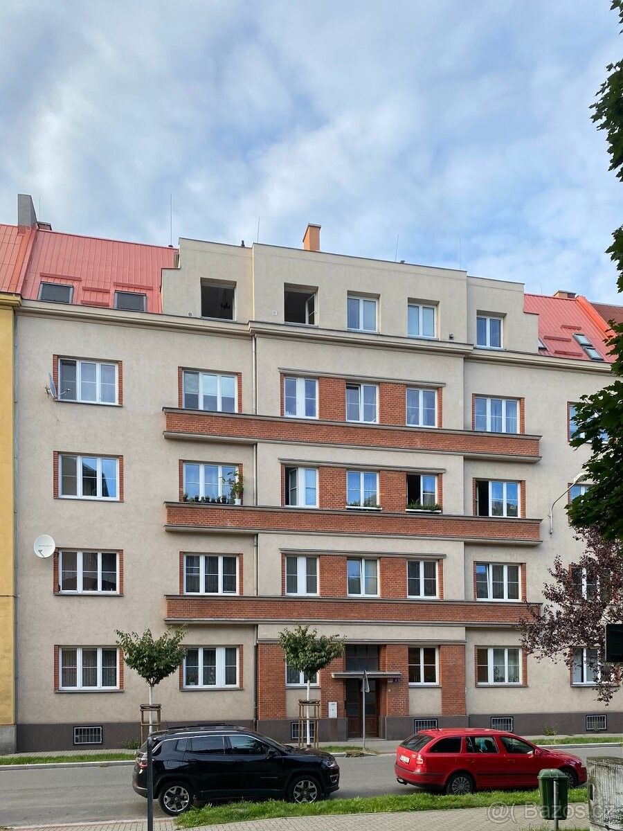 Sklady, Ostrava, 702 00