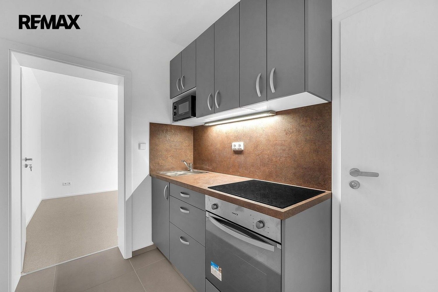 2+1, Nádražní, Luštěnice, okres Mladá Boleslav, 35 m² - 1