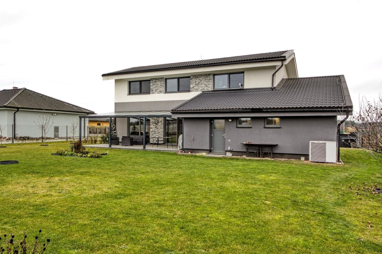 Rodinné domy, Labské Chrčice, 182 m²