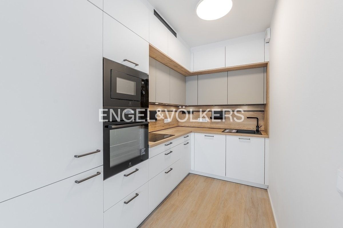 Pronájem byt 2+kk - Holečkova, Praha, 52 m²