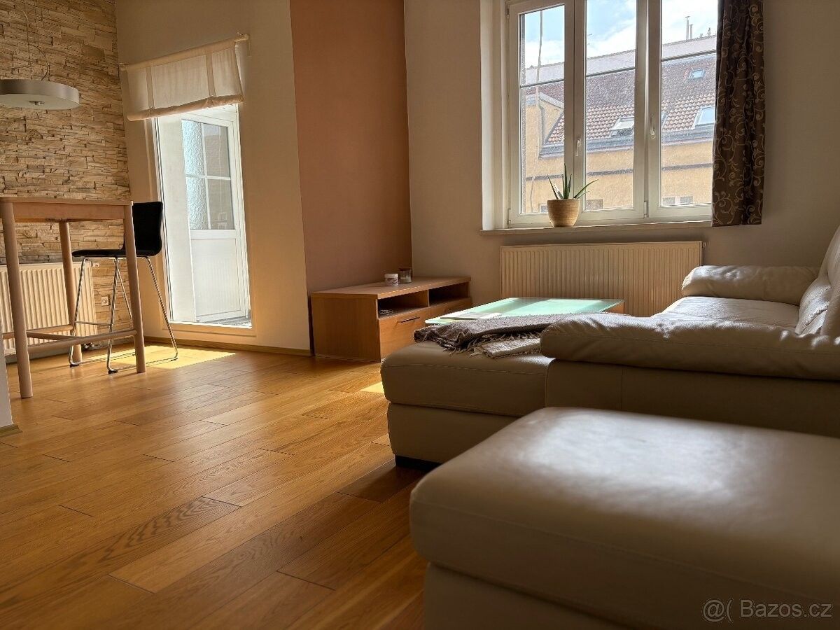 Byty, Praha, 100 00 - 1