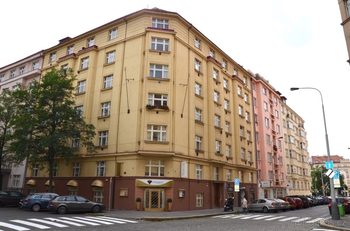 Byty, Praha, 130 00