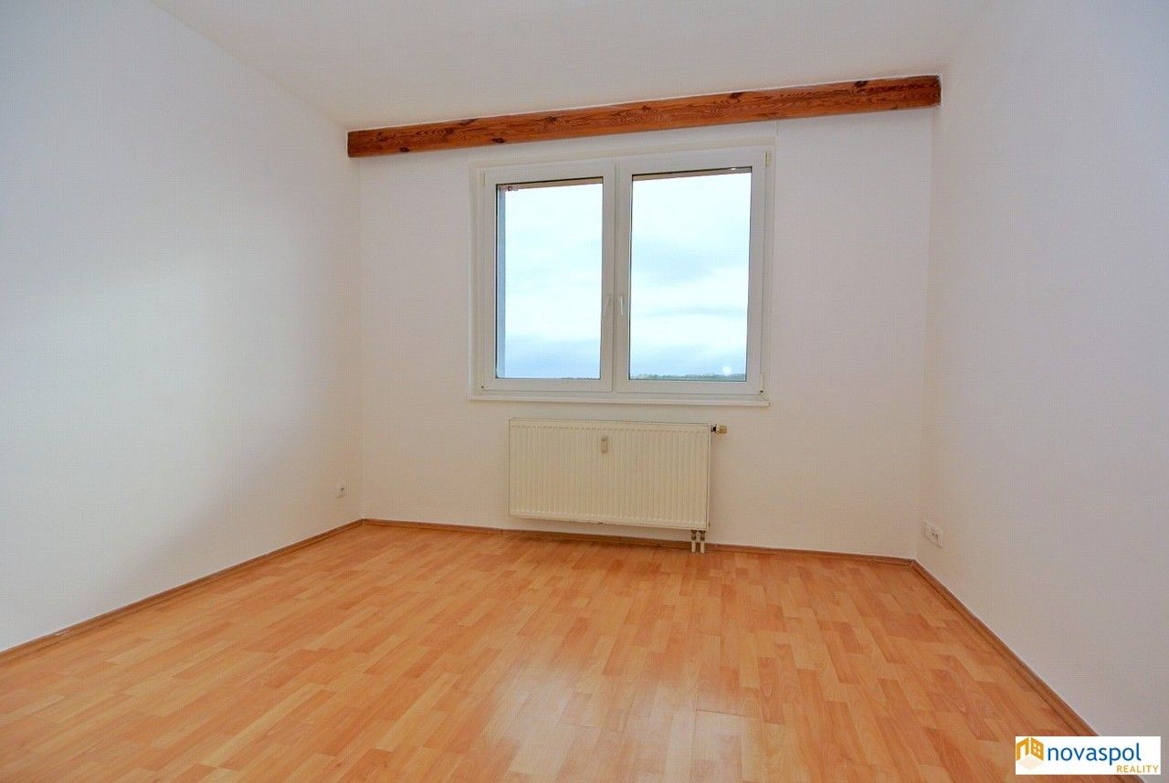 Byt 2+1 · 40 m² · Štúrova, Praha - 3