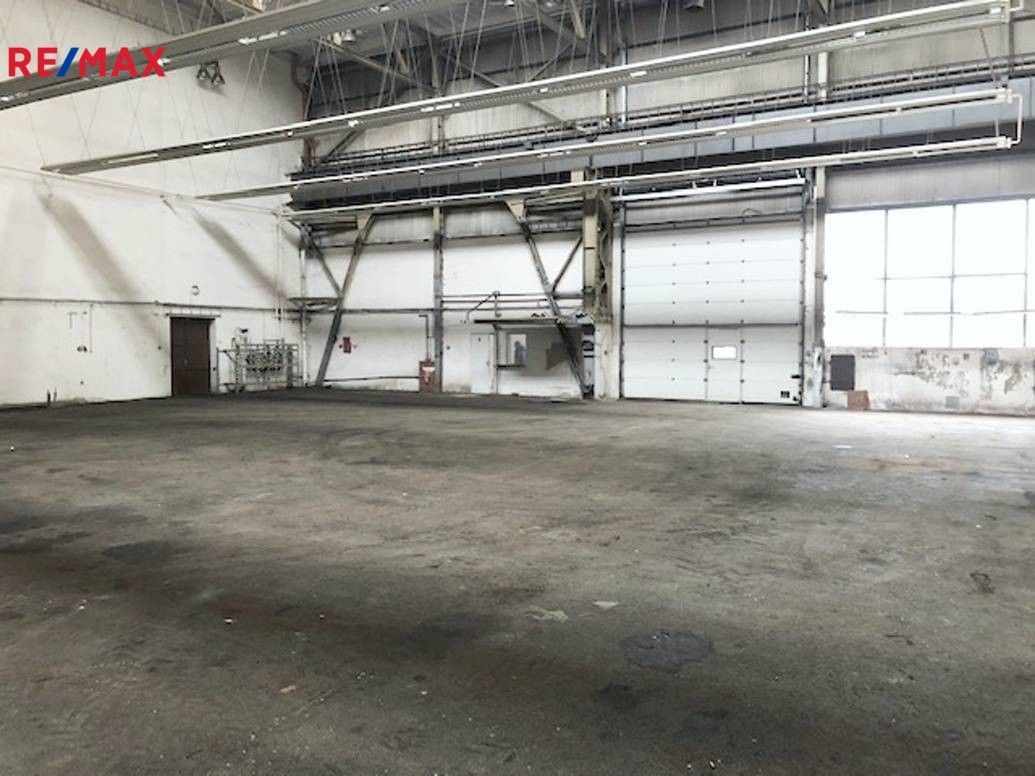 Pronájem sklad - U továren, Praha, 650 m²