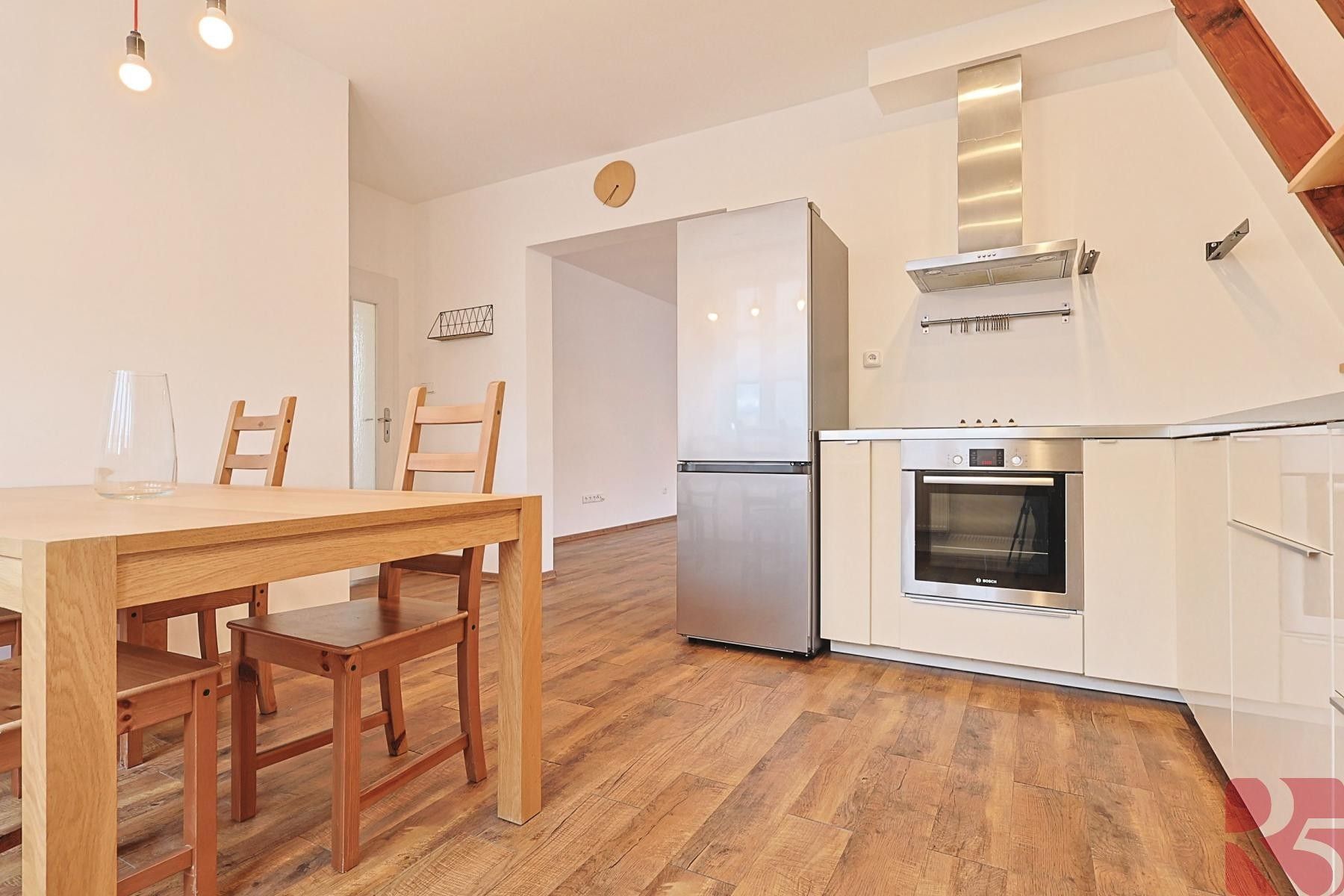 4+1, Na Jarově, Praha, 122 m²