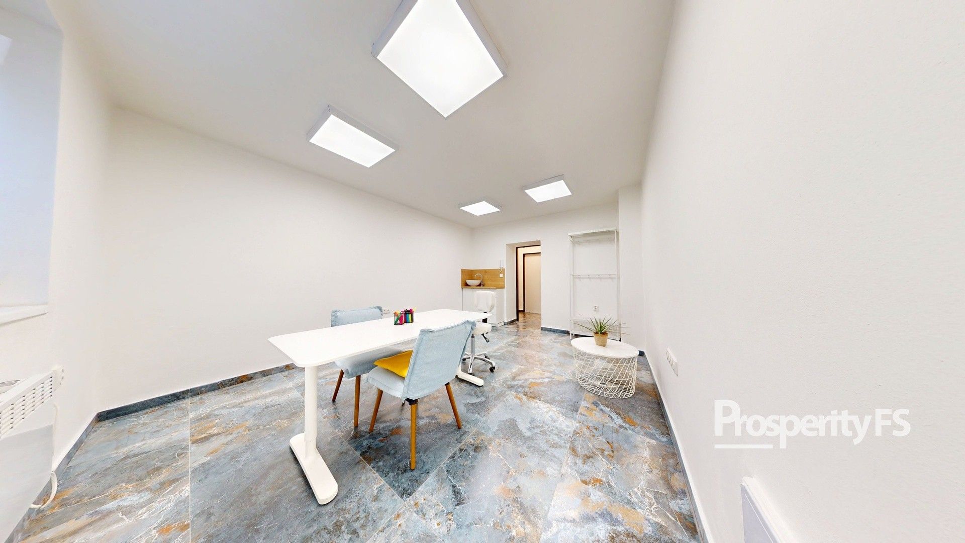 Pronájem komerční - Masarykova 1805, Ústí nad Labem, 18 m²