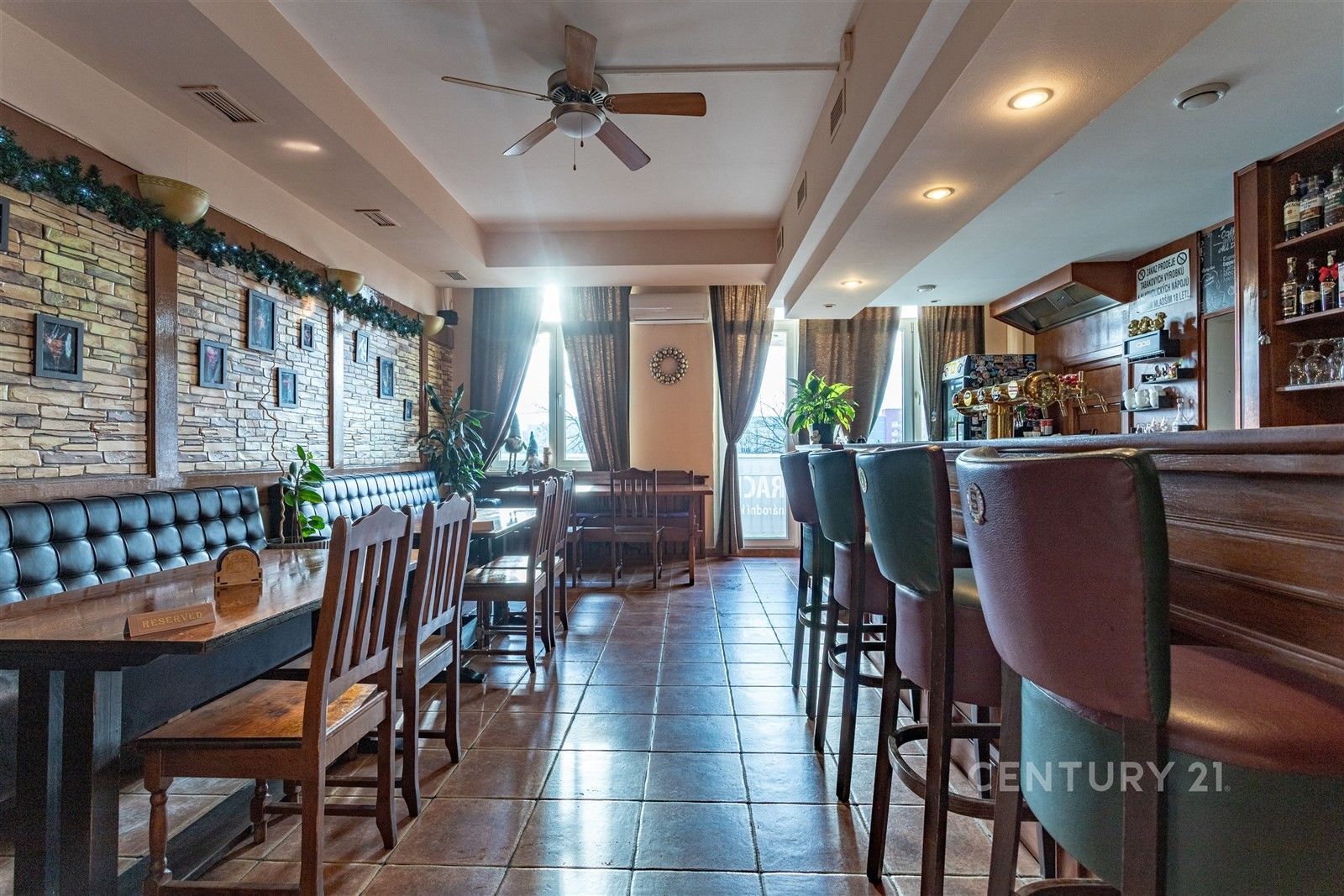 Pronájem restaurace - Běhounkova 2527, Praha, 123 m²